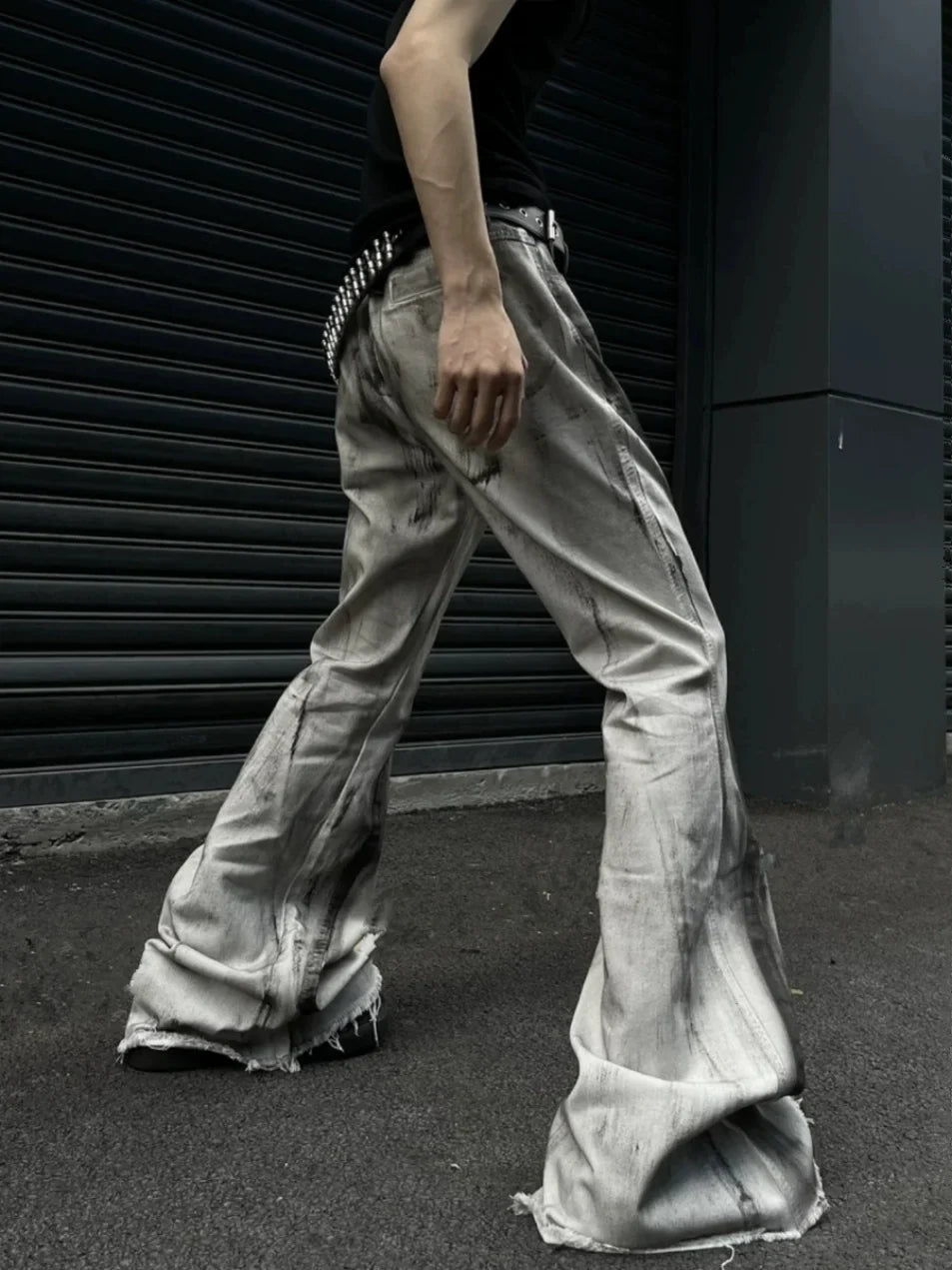 Dull Gothic Arch Flare Denim Pant