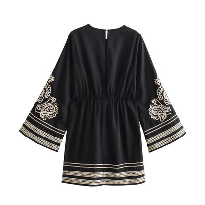 FashionSierra-Casual  O-neck  Flare Long Sleeve  Mini  Women  Vintage  Ethnic  Black Floral Embroidery  Loose  Vestidos Boho Dress