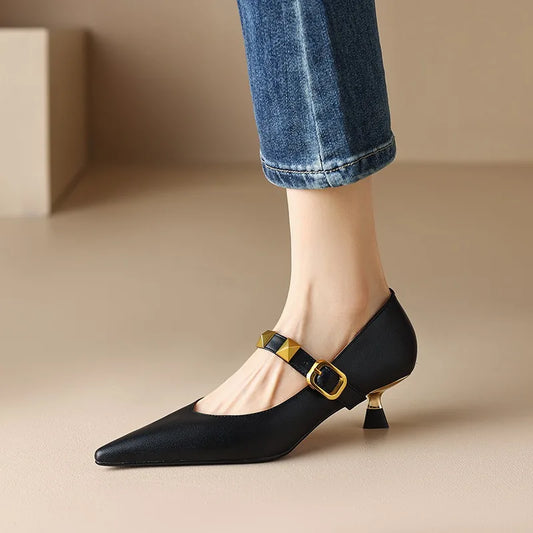 Women's Fashion Shoes in The Fall New Pointed Head Shallow Mouth Rivets A Word with Temperament Professional Shoes