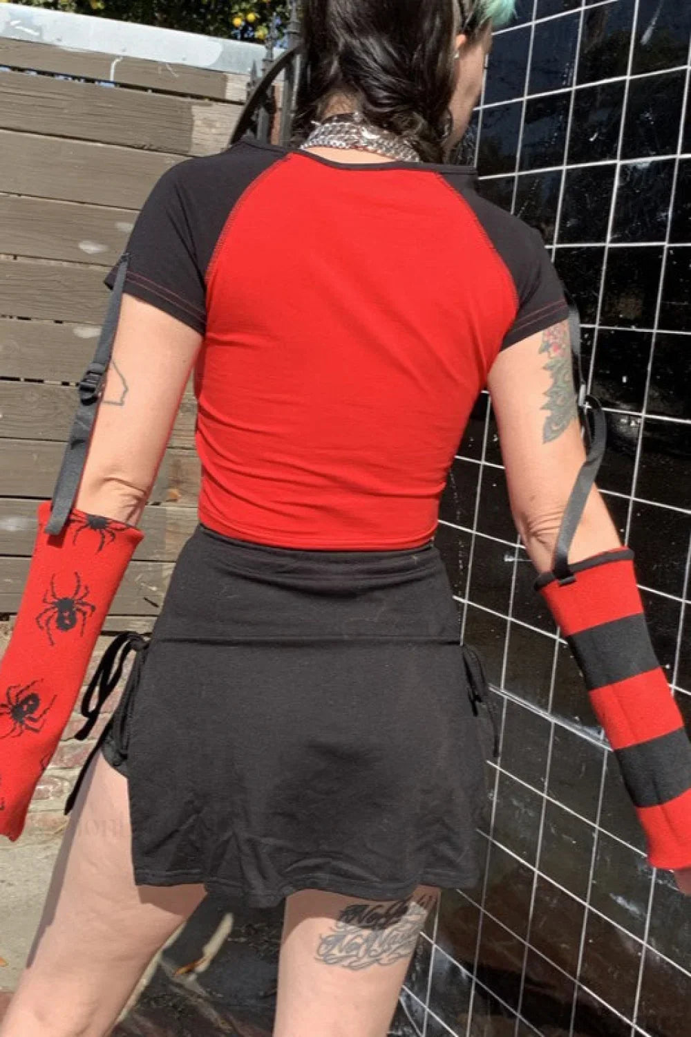 Detachable Sleeve Skull Spider Crop T-Shirt