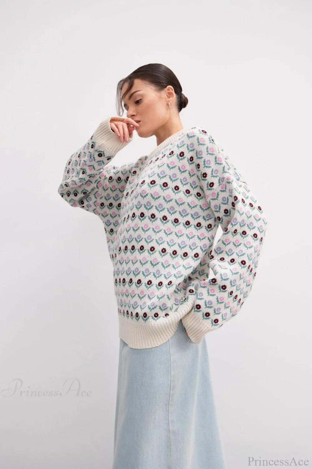 Floral Jacquard Crew Neck Knit Sweater White / S